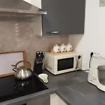 아파트 Oasis 풀라