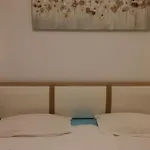 Oasis 아파트 풀라