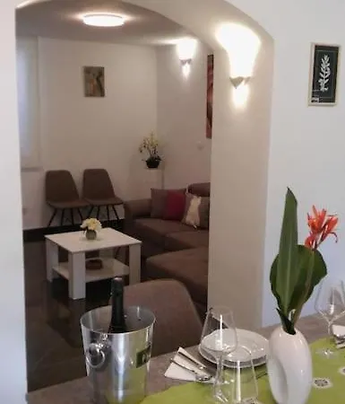 Apartma Nada, Tu Boste V Centru Poletnega Utripa