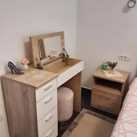 Apartma Nada, Tu Boste V Centru Poletnega Utripa