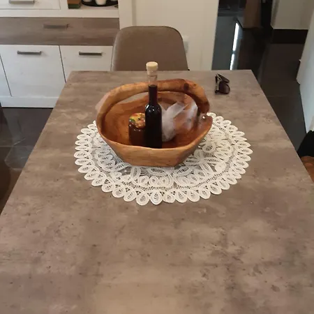 Apartma Nada, Tu Boste V Centru Poletnega Utripa プーラ