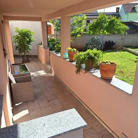 Apartma Nada, Tu Boste V Centru Poletnega Utripa *